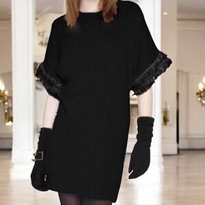 Qi Sleeve Trim Feathers Black Ónix Knight Dress Size L
Dark Academia